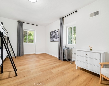 5400 Nagle Avenue - Photo Thumbnail 30