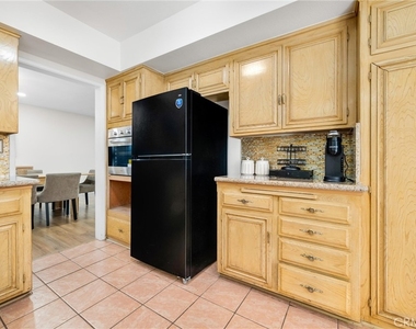 5400 Nagle Avenue - Photo Thumbnail 12