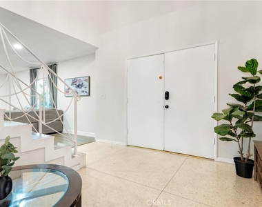 5400 Nagle Avenue - Photo Thumbnail 15