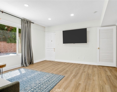 5400 Nagle Avenue - Photo Thumbnail 19