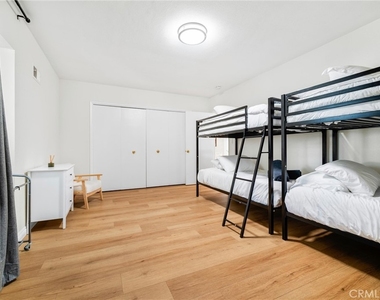 5400 Nagle Avenue - Photo Thumbnail 31