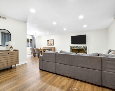 5400 Nagle Avenue - Photo Thumbnail 3