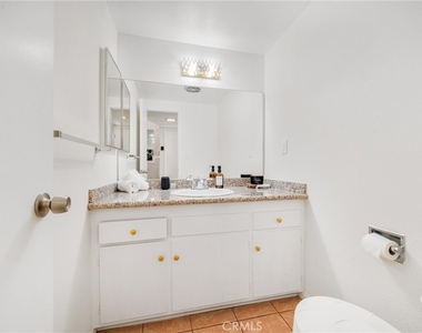 5400 Nagle Avenue - Photo Thumbnail 16