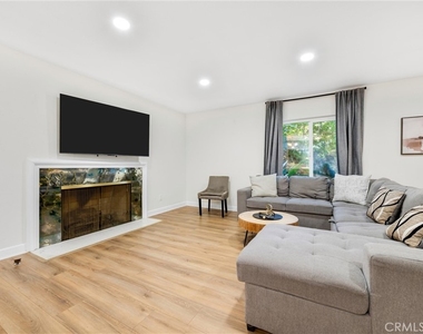 5400 Nagle Avenue - Photo Thumbnail 6