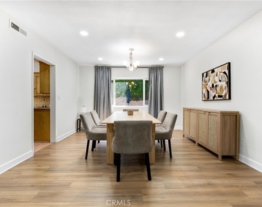 5400 Nagle Avenue - Photo Thumbnail 5