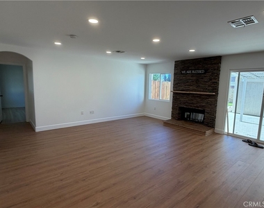 7101 Fallbrook Avenue - Photo Thumbnail 14