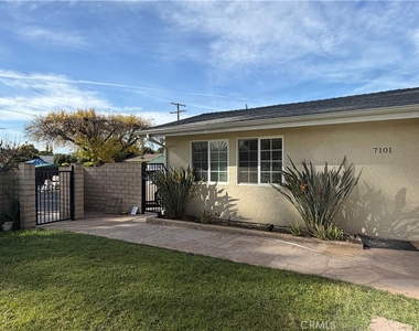 7101 Fallbrook Avenue - Photo Thumbnail 21