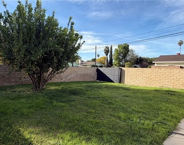 7101 Fallbrook Avenue - Photo Thumbnail 20