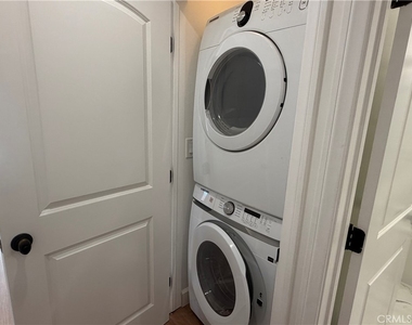 7101 Fallbrook Avenue - Photo Thumbnail 18