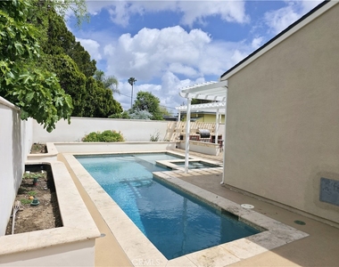 5339 Veloz Avenue - Photo Thumbnail 33