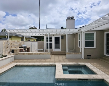 5339 Veloz Avenue - Photo Thumbnail 32