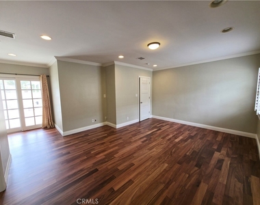 5339 Veloz Avenue - Photo Thumbnail 17