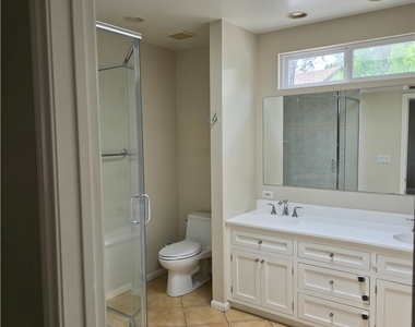 5339 Veloz Avenue - Photo Thumbnail 19