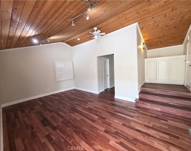 5339 Veloz Avenue - Photo Thumbnail 27