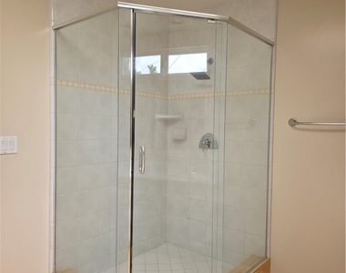 5339 Veloz Avenue - Photo Thumbnail 22