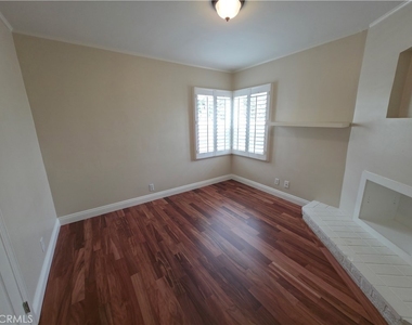 5339 Veloz Avenue - Photo Thumbnail 13