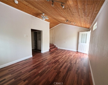 5339 Veloz Avenue - Photo Thumbnail 28