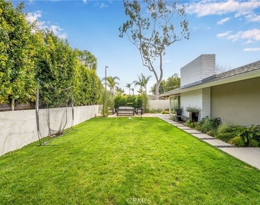 1800 Glenwood Lane - Photo Thumbnail 13
