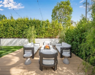 1800 Glenwood Lane - Photo Thumbnail 12
