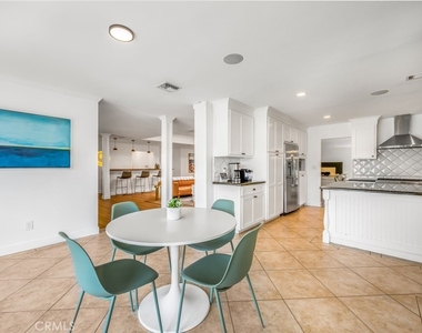 1800 Glenwood Lane - Photo Thumbnail 19