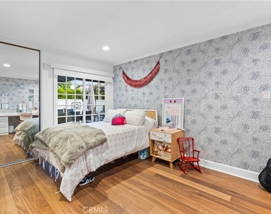 1800 Glenwood Lane - Photo Thumbnail 22