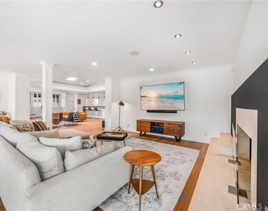 1800 Glenwood Lane - Photo Thumbnail 32