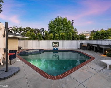 1800 Glenwood Lane - Photo Thumbnail 44