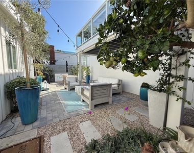 234 La Brea - Photo Thumbnail 4