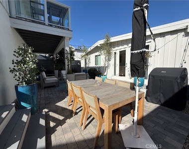 234 La Brea - Photo Thumbnail 3