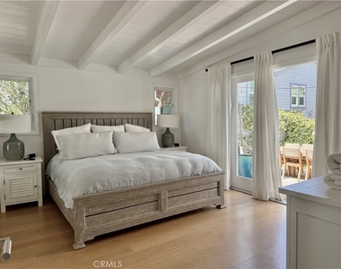 234 La Brea - Photo Thumbnail 31