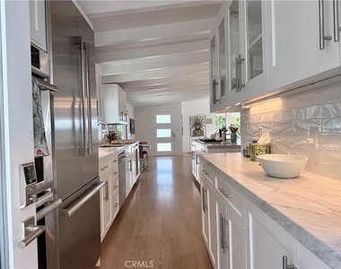 234 La Brea - Photo Thumbnail 24