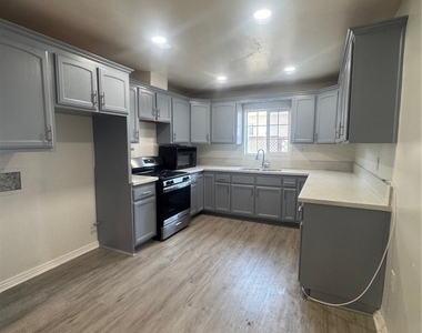 13107 Jarvis Avenue - Photo Thumbnail 14