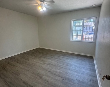 13107 Jarvis Avenue - Photo Thumbnail 9