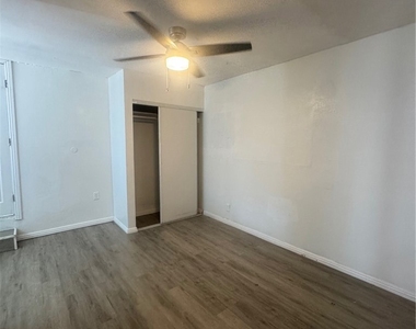 13107 Jarvis Avenue - Photo Thumbnail 8