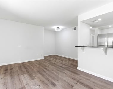 18209 Sierra Highway - Photo Thumbnail 14