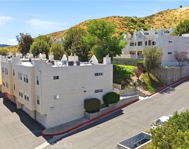 18209 Sierra Highway - Photo Thumbnail 1