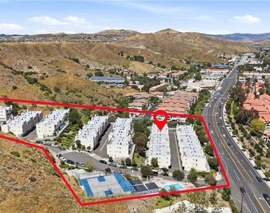 18209 Sierra Highway - Photo Thumbnail 44