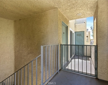 18209 Sierra Highway - Photo Thumbnail 5