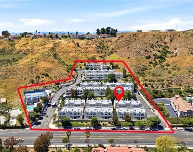 18209 Sierra Highway - Photo Thumbnail 45