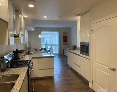 28 N 3rd - Photo Thumbnail 8