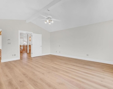 5650 Edgeview Dr - Photo Thumbnail 43