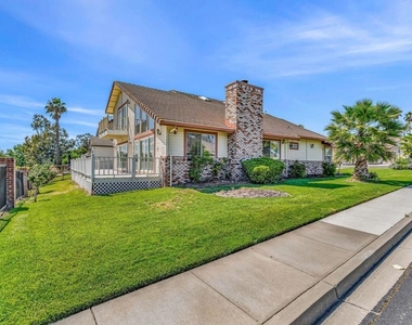 5650 Edgeview Dr - Photo Thumbnail 3