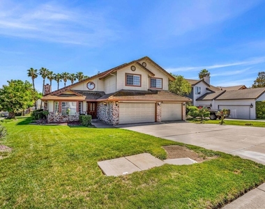 5650 Edgeview Dr - Photo Thumbnail 4