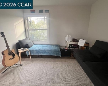 1325 Hopkins St - Photo Thumbnail 13