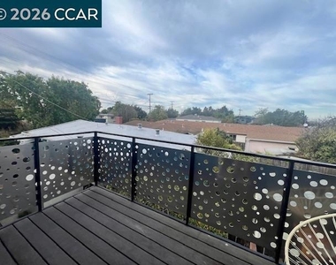 1325 Hopkins St - Photo Thumbnail 16