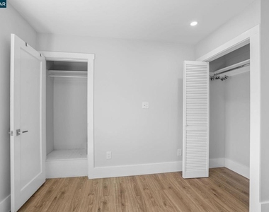 1325 Hopkins St - Photo Thumbnail 7