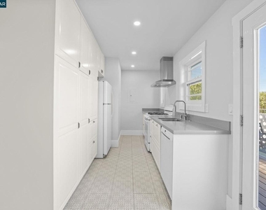 1325 Hopkins St - Photo Thumbnail 15