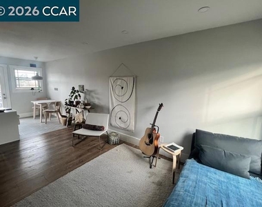 1325 Hopkins St - Photo Thumbnail 23