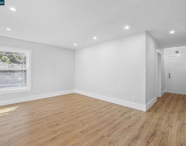 1325 Hopkins St - Photo Thumbnail 12