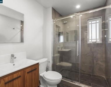 1325 Hopkins St - Photo Thumbnail 8